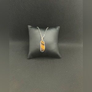 Tiger eye pendant necklace